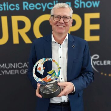 EREMA Gruppe: Hohe Auszeichnung für EREMA Group CEO – Manfred Hackl als Plastics Recycling Ambassador of the Year geehrt
